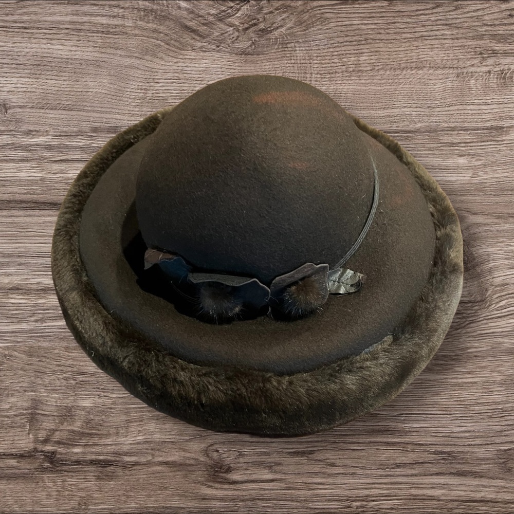August 100% Wool Brown Women’s Faux Fur Embellished Hat